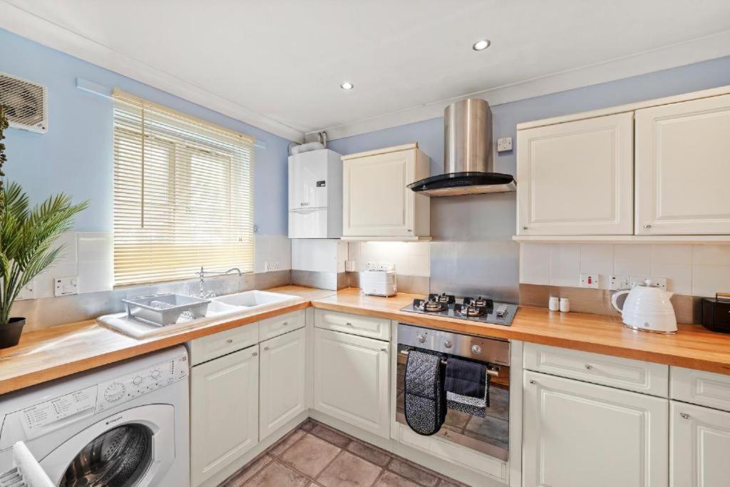 Lovely 2 Bed Parking And Garden * Londen